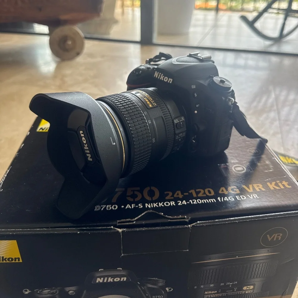 Nikon d750 Camera (With box, original packaging, all parts)